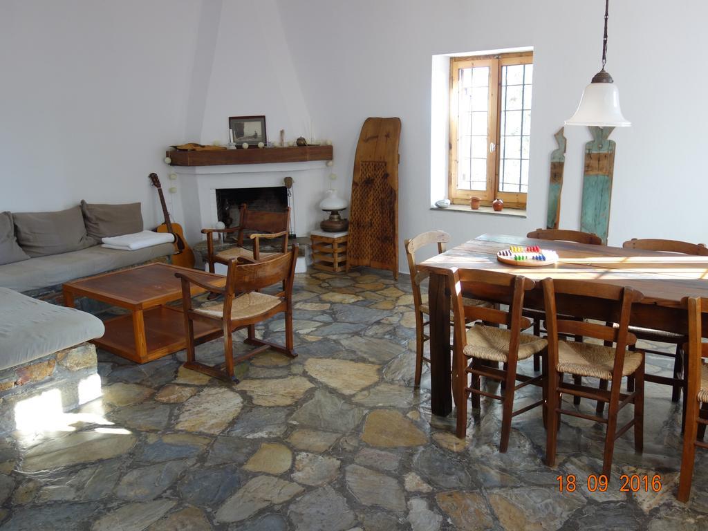 Traditional Stonehouse Holiday home