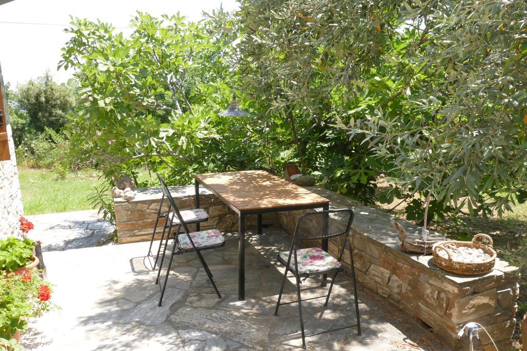 Traditional Stonehouse * Potistika